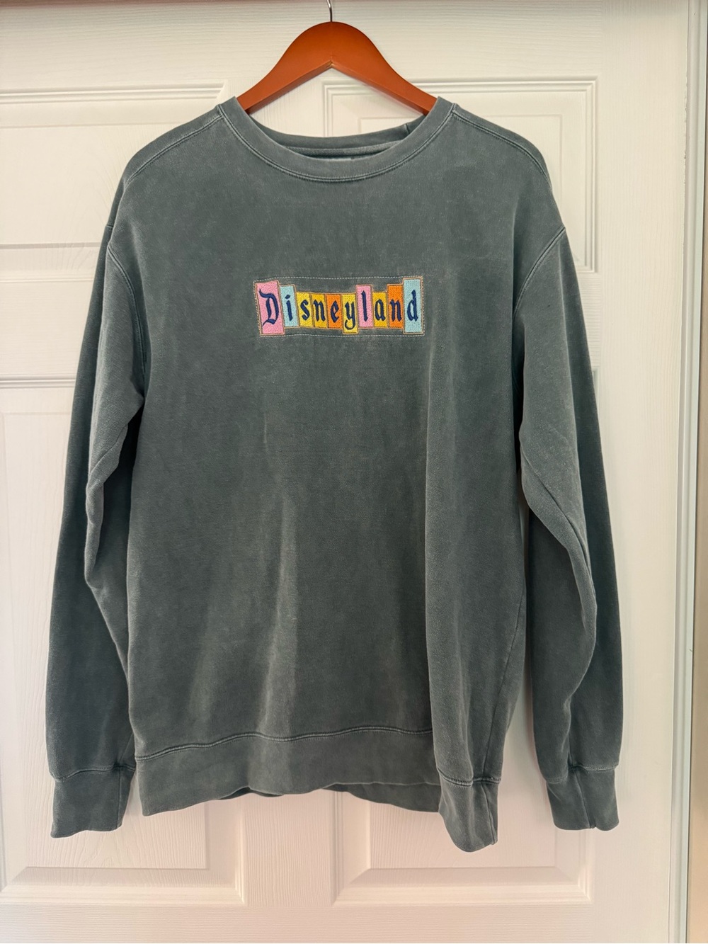 Disneyland Embroidered Crewneck Sweatshirt Comfort Colors Green Vintage Style M
